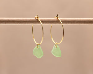 Grønne unika sea glass hoops - forgyldt sølv