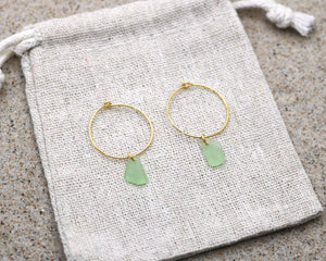 Grønne unika sea glass hoops - forgyldt sølv