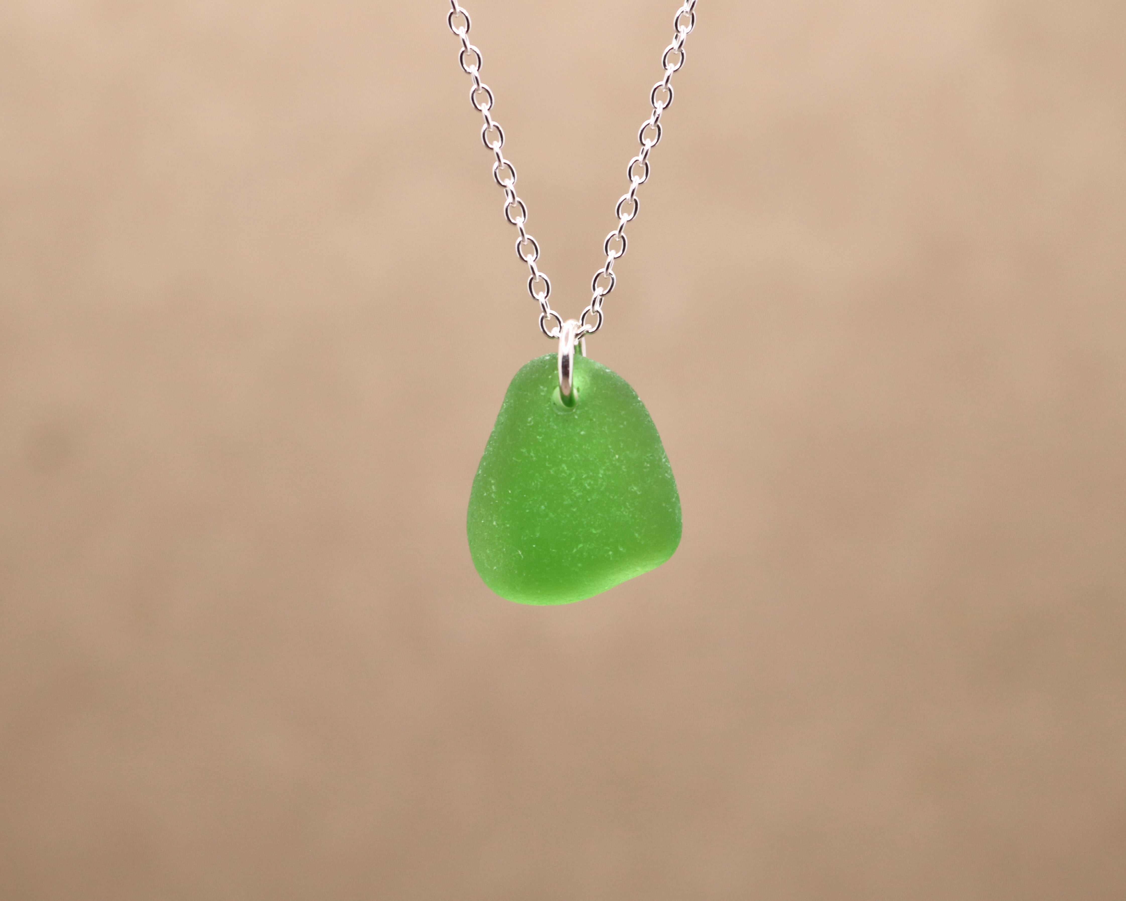 Grønt unika sea glass vedhæng - sølv