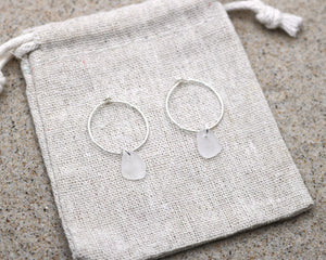 Hvide unika sea glass hoops - sølv