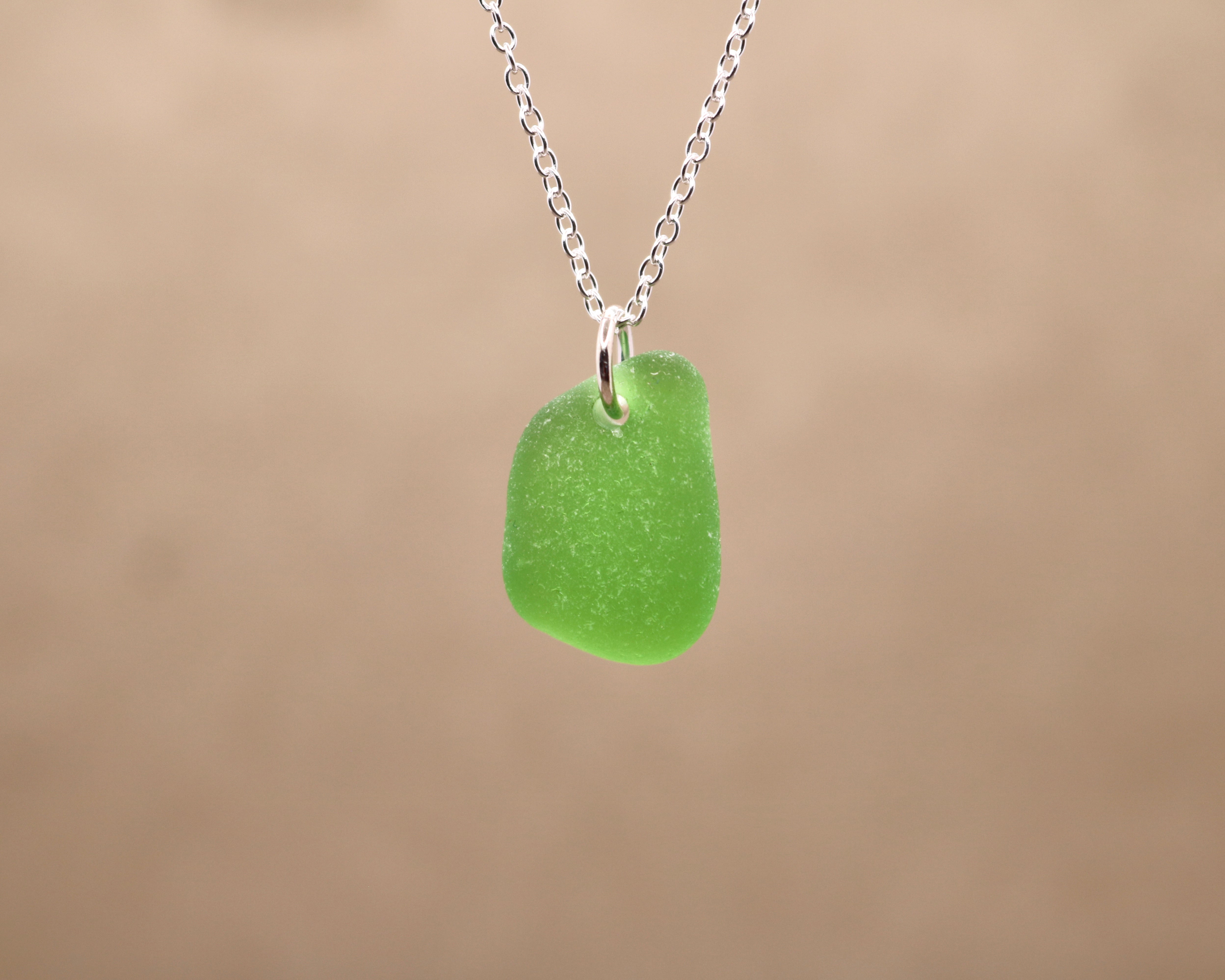 Grønt unika sea glass vedhæng - sølv