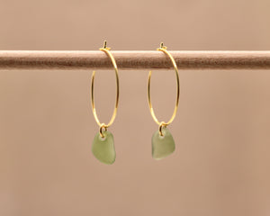 Grønne unika sea glass hoops - forgyldt sølv