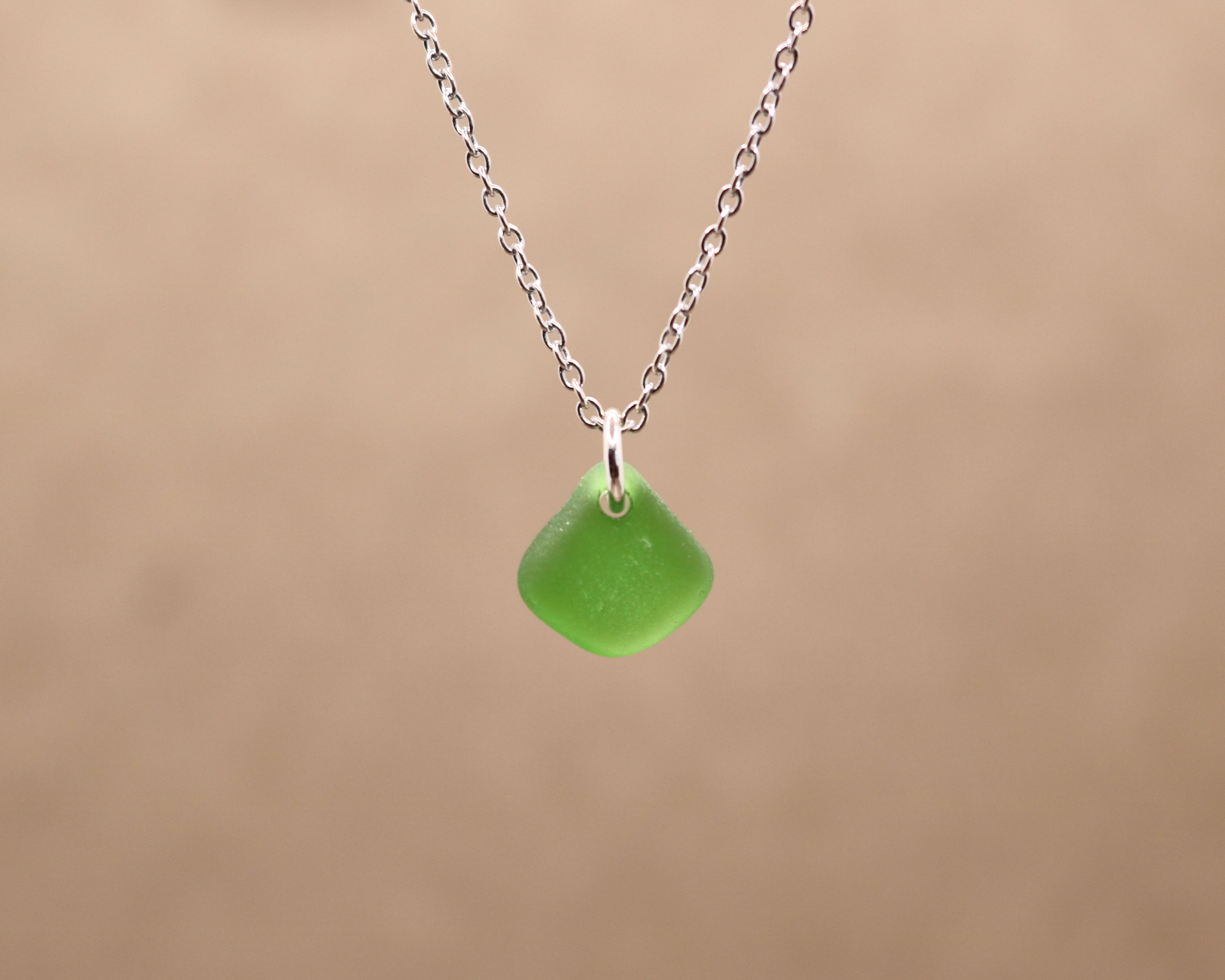 Grønt unika sea glass vedhæng - sølv