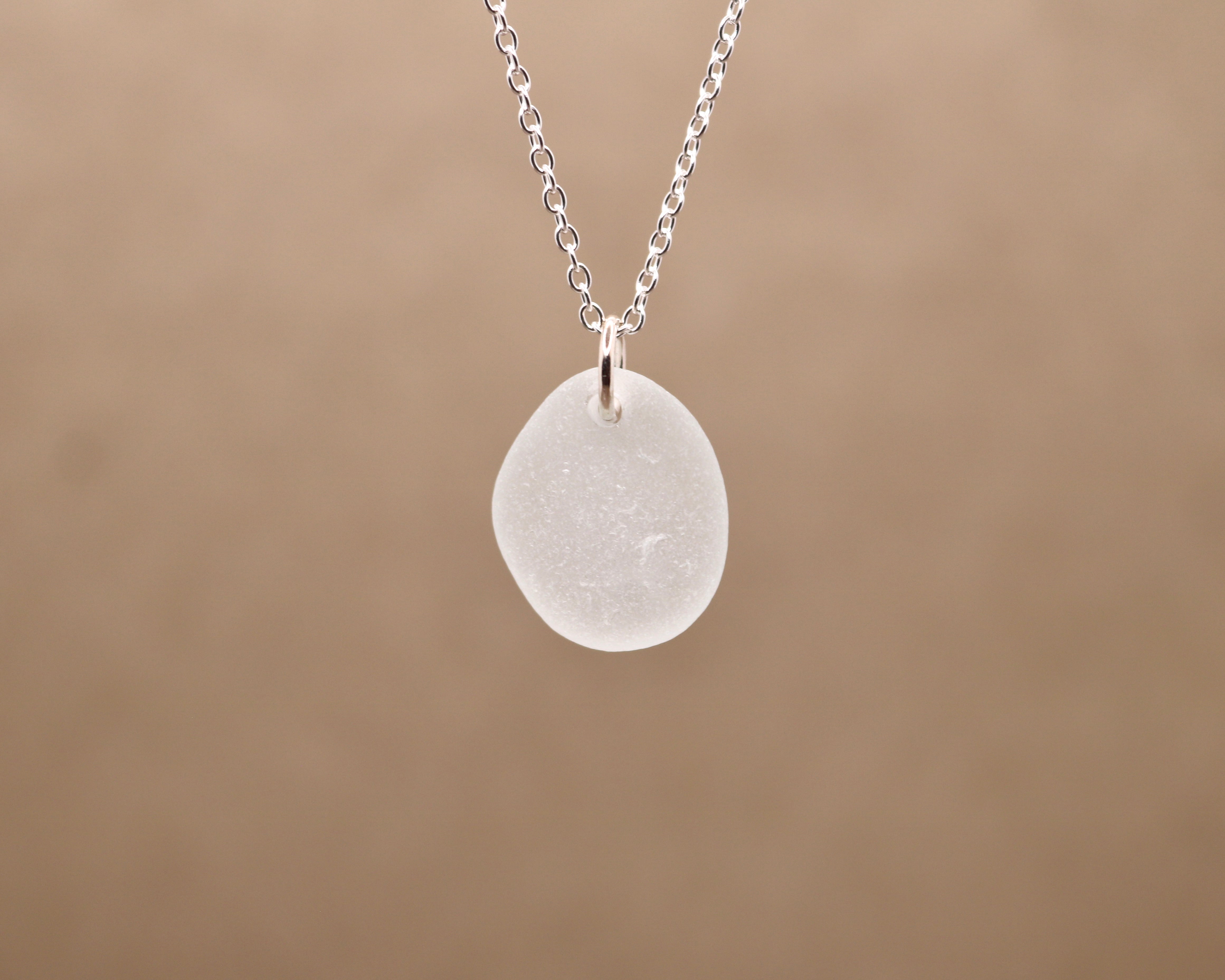 Hvidt unika sea glass vedhæng - sølv