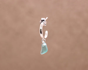 Turkis sea glass single ørering - sølv